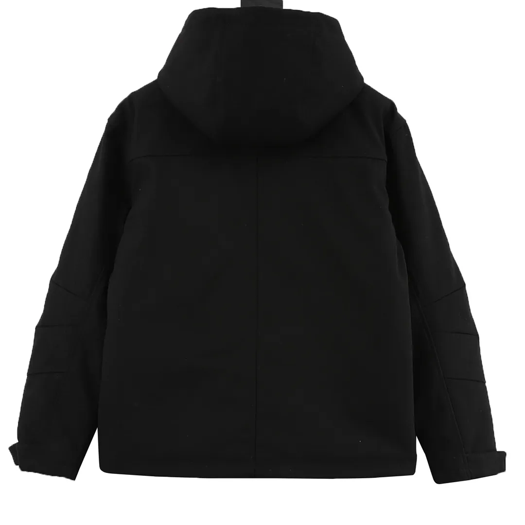 🅿️570 Louis Vuitton/Louis Vuitton presbyopic embossed work pocket windbreaker zippered cotton jacket. Purchase the original version and have it printed immediately. The fabric is a custom densely spun technical fabric with a dark grained pattern, and the upper body is silky and breathable. Infrared positioning cutting, workwear-style windbreaker design, the upper body is invincible and versatile. All details are customized and developed, and all hardware and accessories are restored to ZP. Size：XS-L
